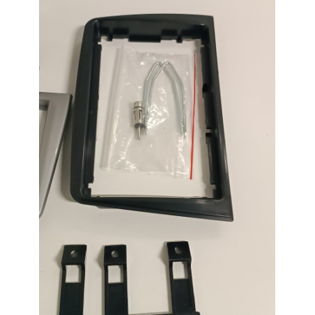 Ecost prekė po grąžinimo Sound Way 1 DIN / 2 DIN automobilių radijo fasadų rėmas, antenos adapteris